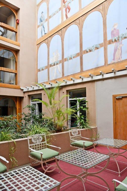 Le Grand Hotel Saint-Quentin  Eksteriør billede