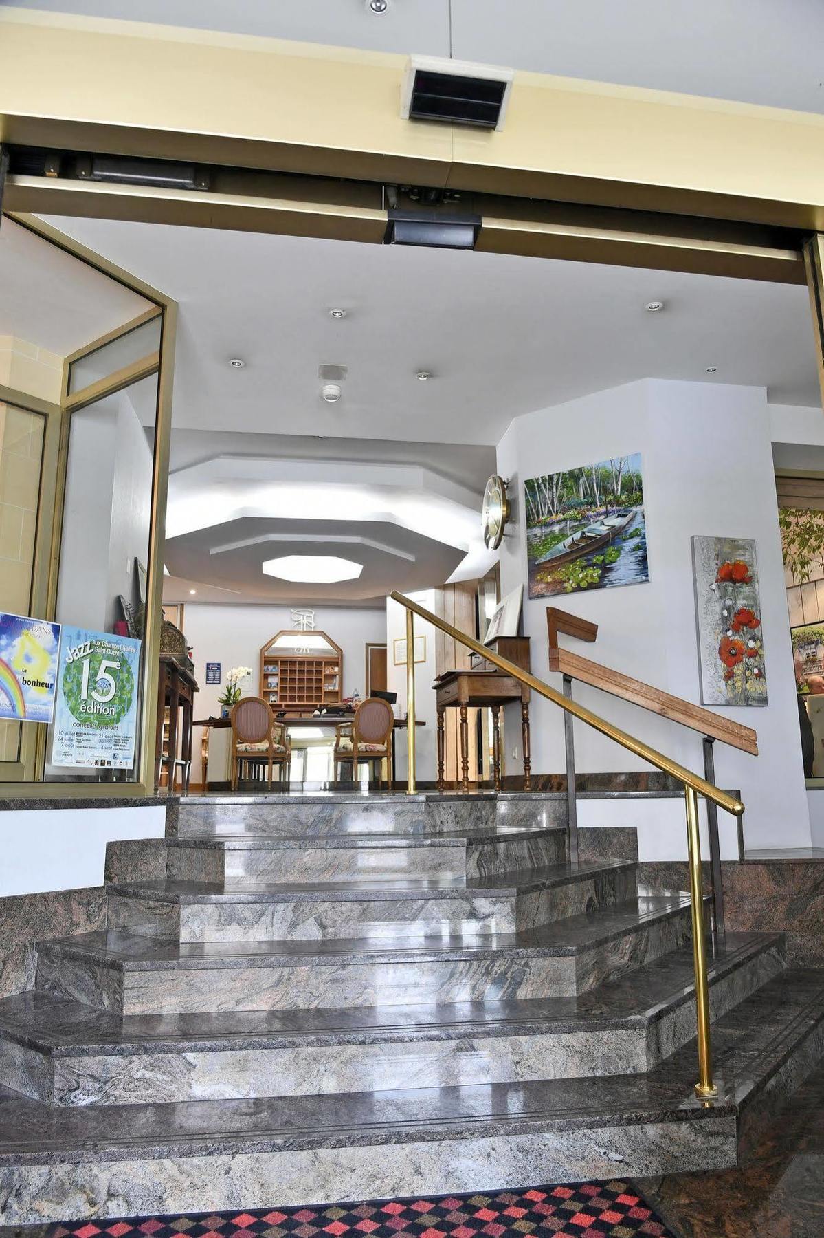 Le Grand Hotel Saint-Quentin  Eksteriør billede