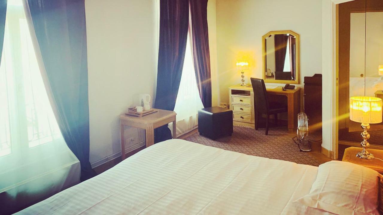 Le Grand Hotel Saint-Quentin  Værelse billede